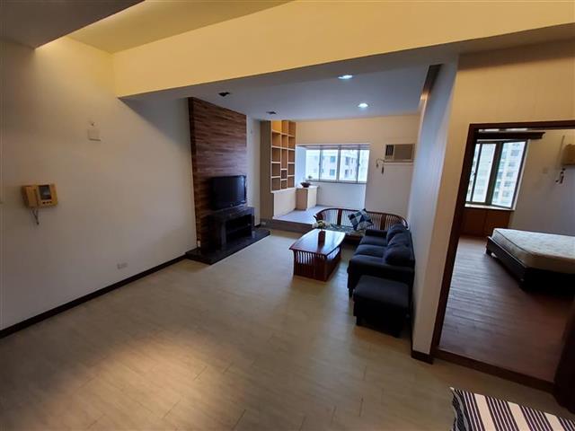 高雄租屋 - Khouse高雄租屋租房 #鹽埕區 #七賢二路 #六合夜市 #愛河家樂福 #超大空間 #生活機能超強