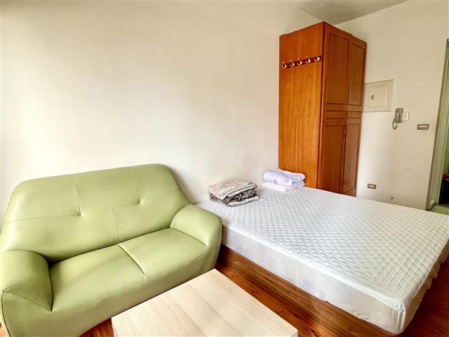 高雄租屋 - Khouse高雄租屋租房#三多商圈#捷運#興中夜市#獨立門牌套房