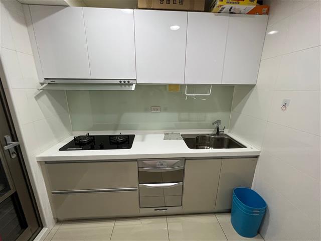 高雄租屋 - Khouse高雄租屋租房#前鎮區#光華商圈#三多捷運站#中正高工#光華兩房兩廳