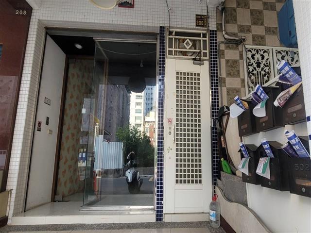 高雄租屋 - Khouse高雄租屋租房 #近愛河 #工作室 #亞灣區 #超值金店面