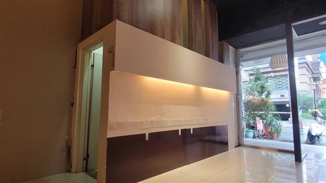 高雄租屋 - Khouse高雄租屋租房 #近愛河 #工作室 #亞灣區 #超值金店面