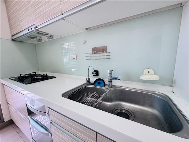 高雄租屋 - #小港區#宏平路商圈#漢民夜市 #小港捷運站#電梯大樓#可租補#可入戶籍#需公證#三房高樓層