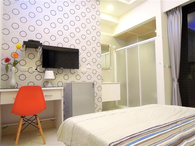 高雄租屋 - #前金 #O4市議會捷運館 #旺A #不可寵#陽台