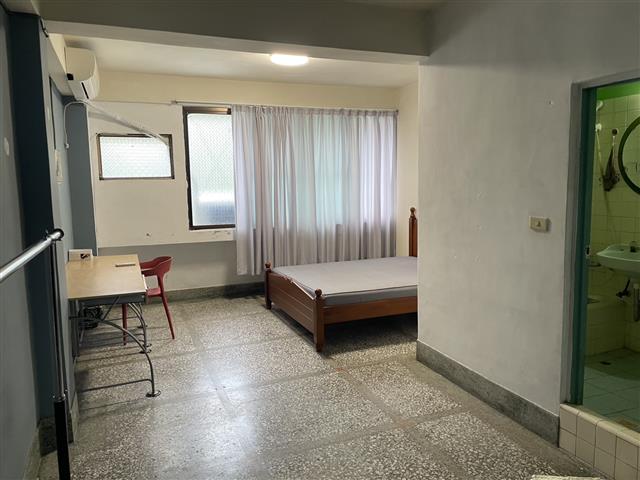 高雄租屋 - #苓雅區#青年一路#永定街#市政府#生活機能佳#可開伙#寬敞大套房#永定3F